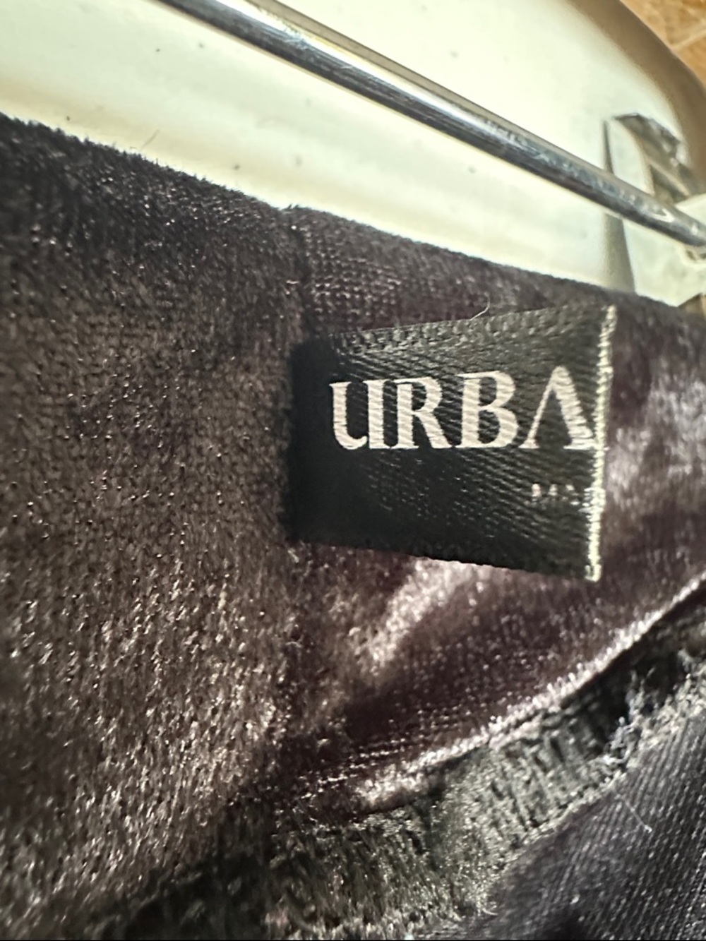 Women's Black Velvet Skater Circle Skirt - Picture 4 of 9